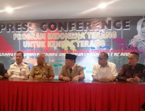 Kendal Terima Bantuan 5000 PJU Tenaga Surya