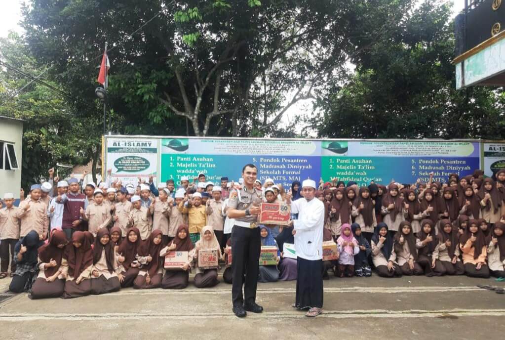 Serdik Sespimmen Dikreg 62 Kompol Nur Prasetyantoro WU SIK Doakan Anak Panti Asuhan Riyadlus Sholihin Sukses Di Masa Depan