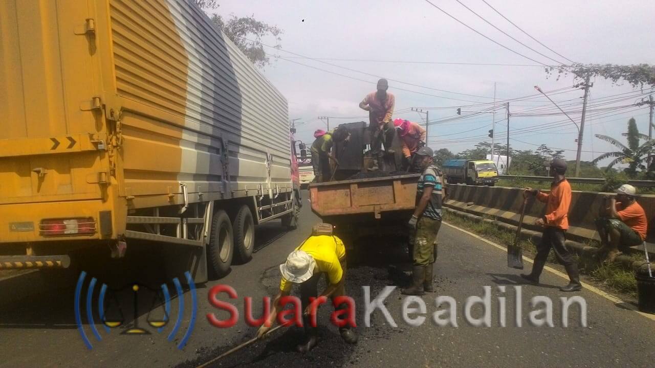 Jalan pantura Pemalang-Batang Rusak Parah