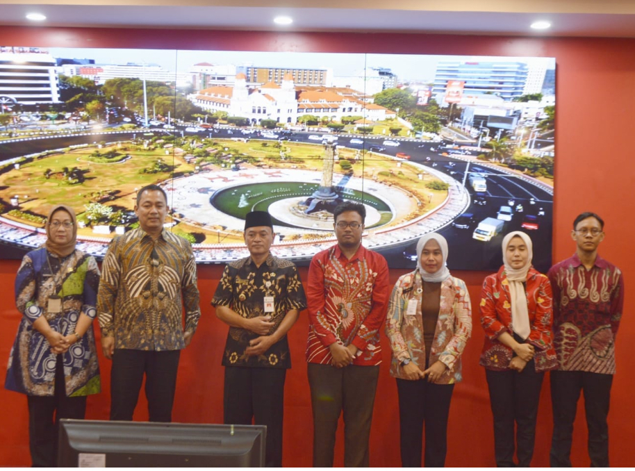 Rully Dan Eqtadha Terima Piagam Penghargaan Satya Bhakti Lancana 2024