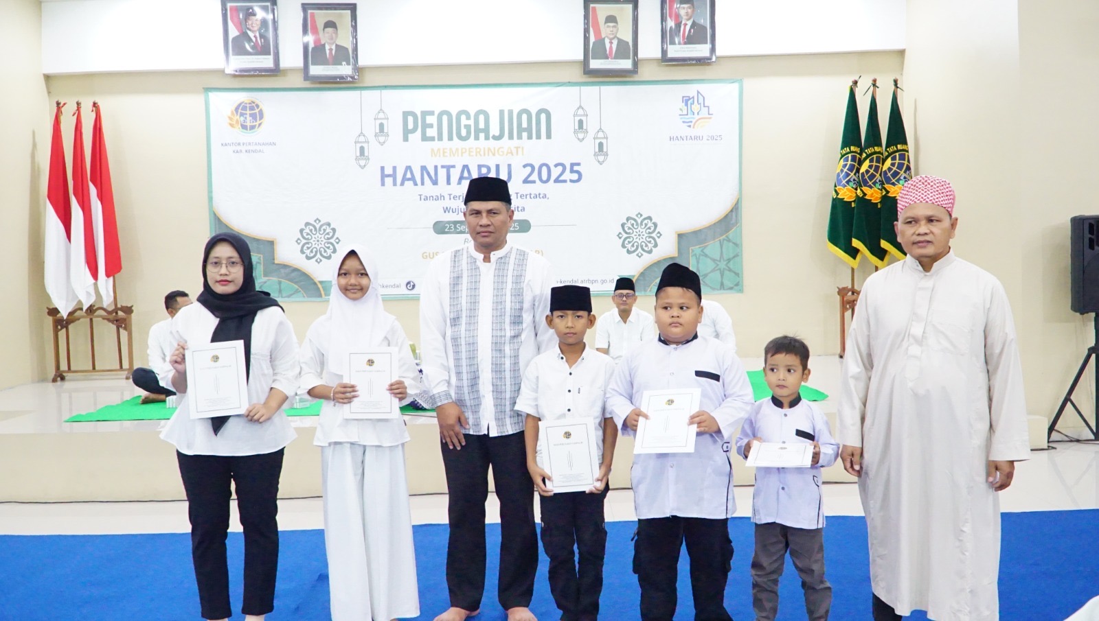 Kantah Kendal Santuni Anak Yatim Sebagai Wujud Kepedulian Sosial Dalam Acara Pengajian Peringatan HANTARU 2025