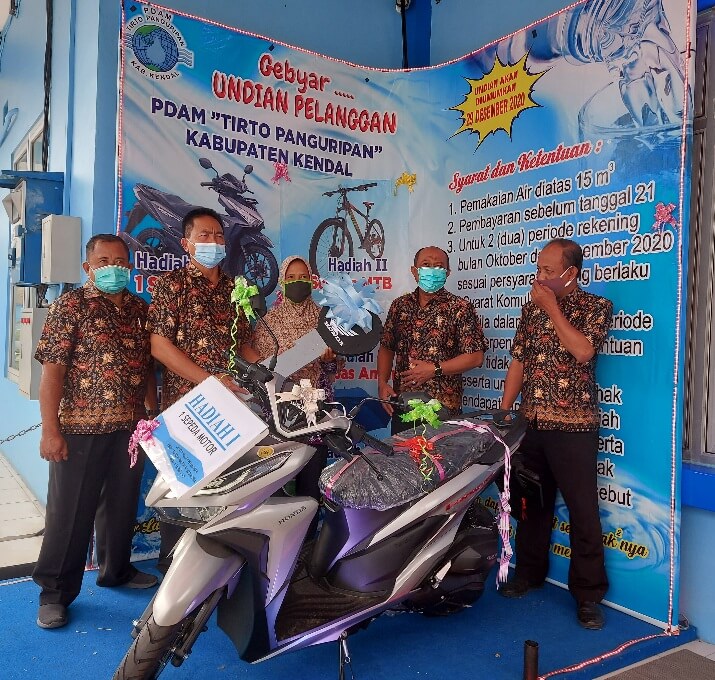 Nyaris Gak Percaya, Wahyuningsih Gemetar Dapat Motor Dari PDAM