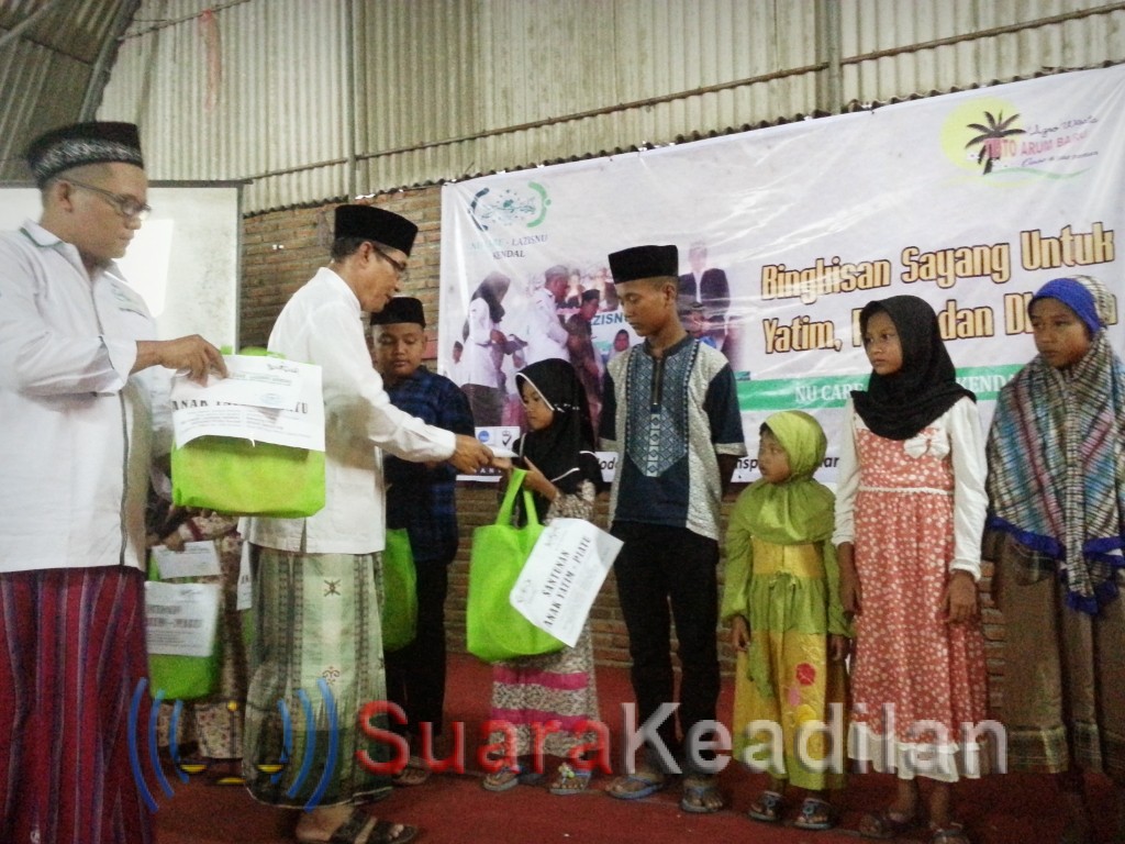 NU Care-Lazisnu Kendal Beri Bingkisan Sayang untuk Yatim, Piatu dan Dhuafa