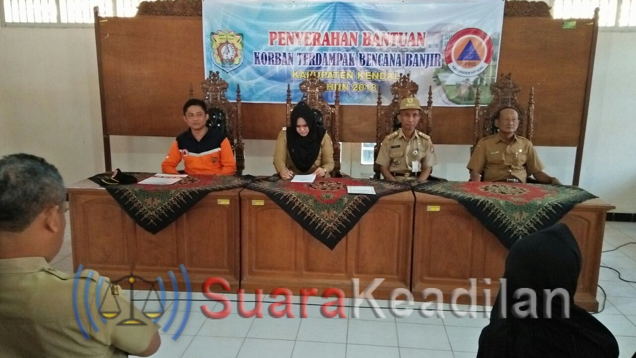 BPBD Kendal Bantu Korban Banjir