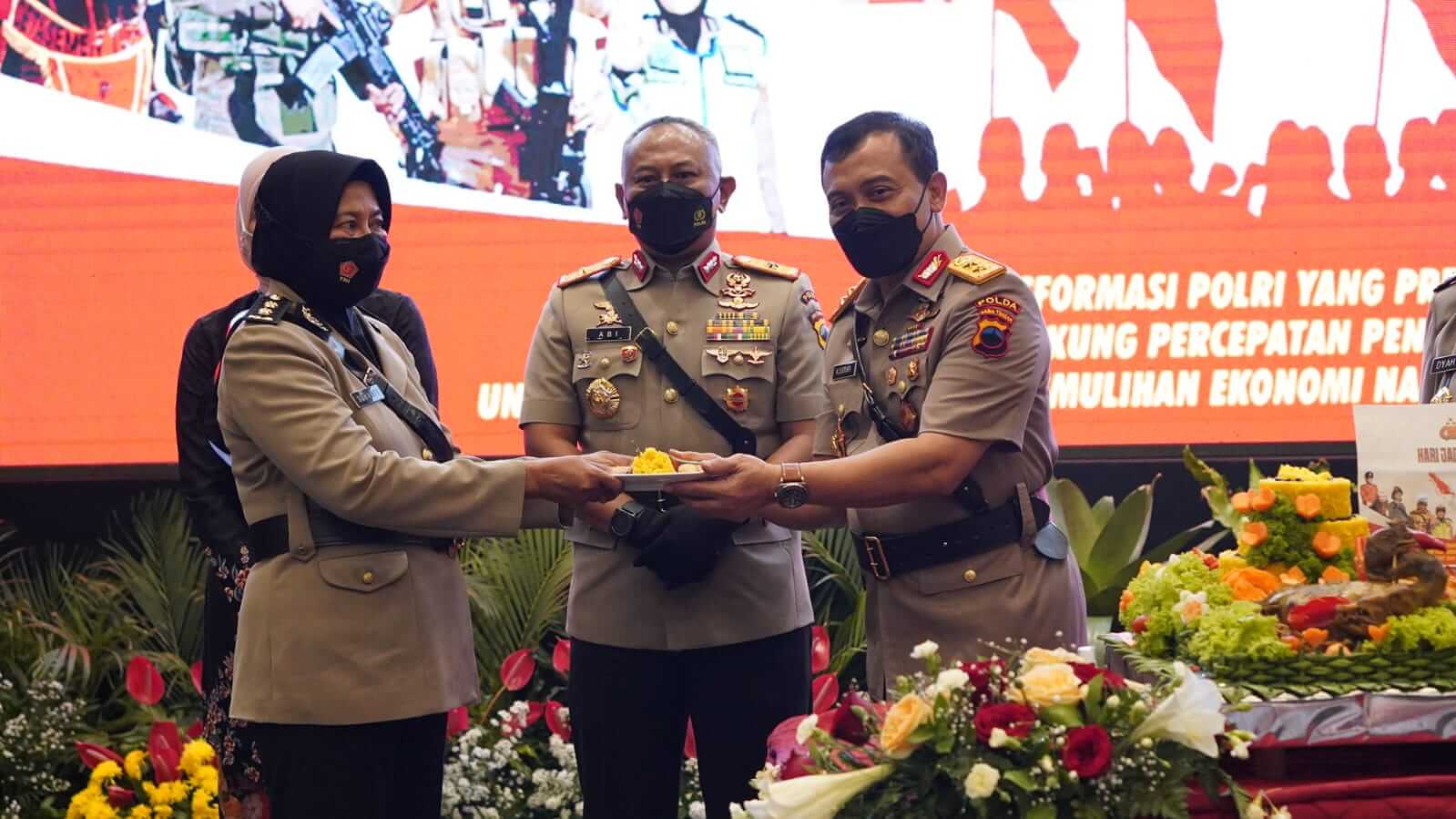 Totalitas Polwan Dalam Tangani Covid 19 Dipuji Kapolda Jateng