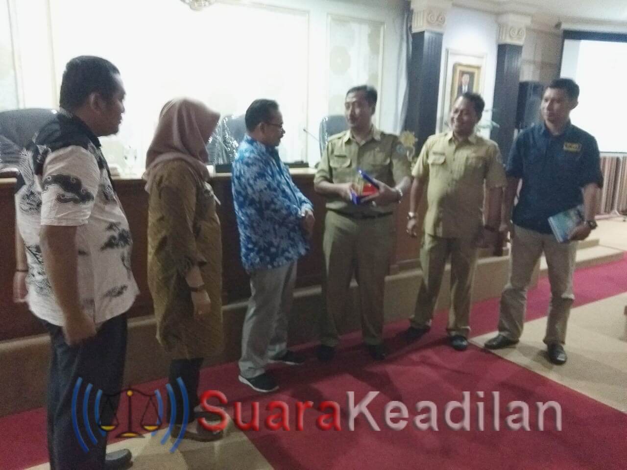 Diskominfo-PWI Kendal ‘Ngangsu Kaweruh’ Di Pemkab Lamongan