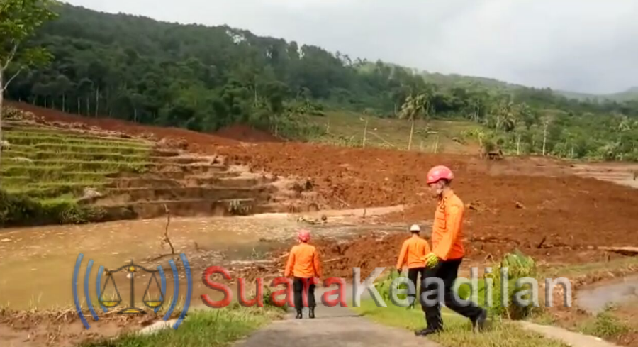 Longsor brebes tewaskan 5 orang, dan belasan warga hilang