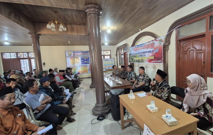 Penyerahan Sertipikat PTSL 2025, Desa Tamanrejo Kecamatan Sukorejo