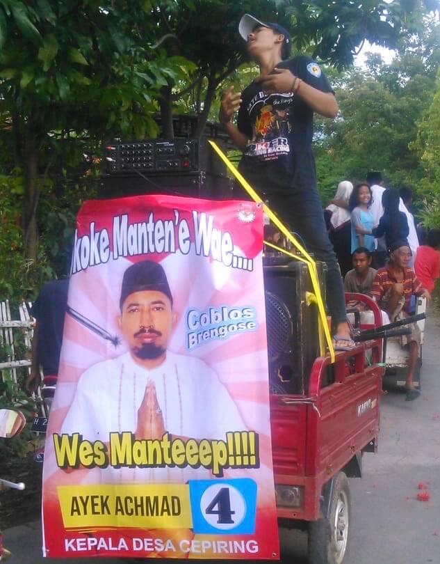 Ayek Siap Selesaikan Bangun Lapangan Bola Dan Bangun Pujasera
