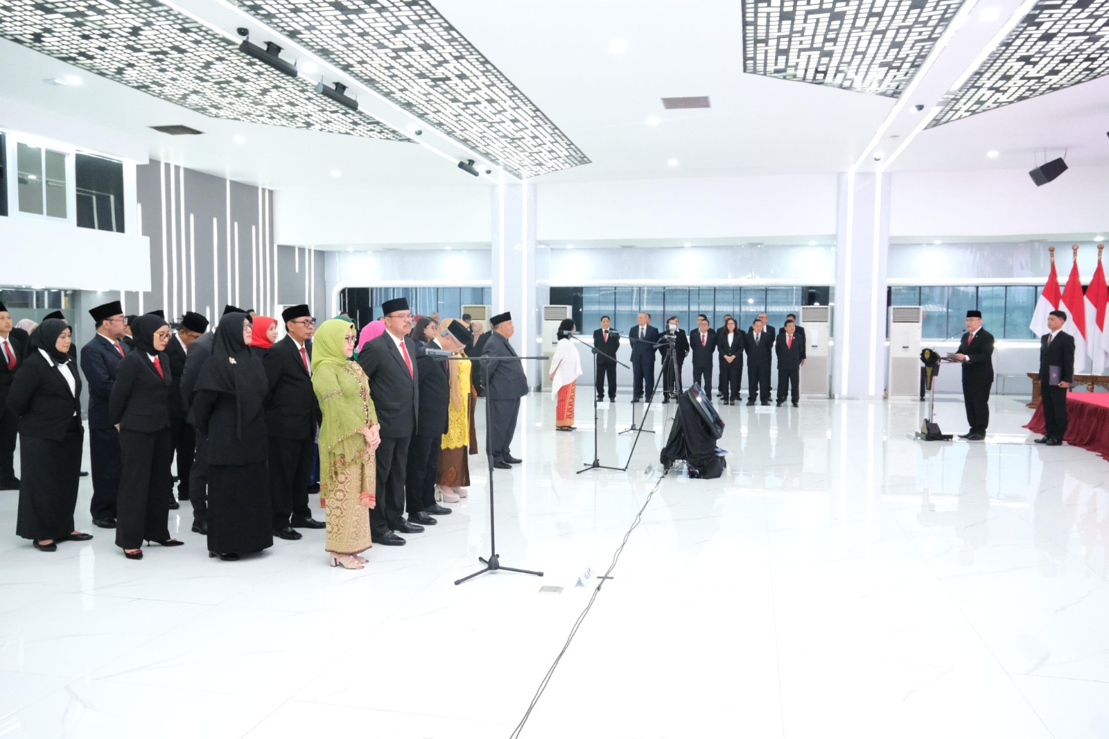 Lantik Pejabat Struktural dan Fungsional, Wamen Ossy Minta Jajaran Bekerja Adaptif terhadap Tantangan Zaman