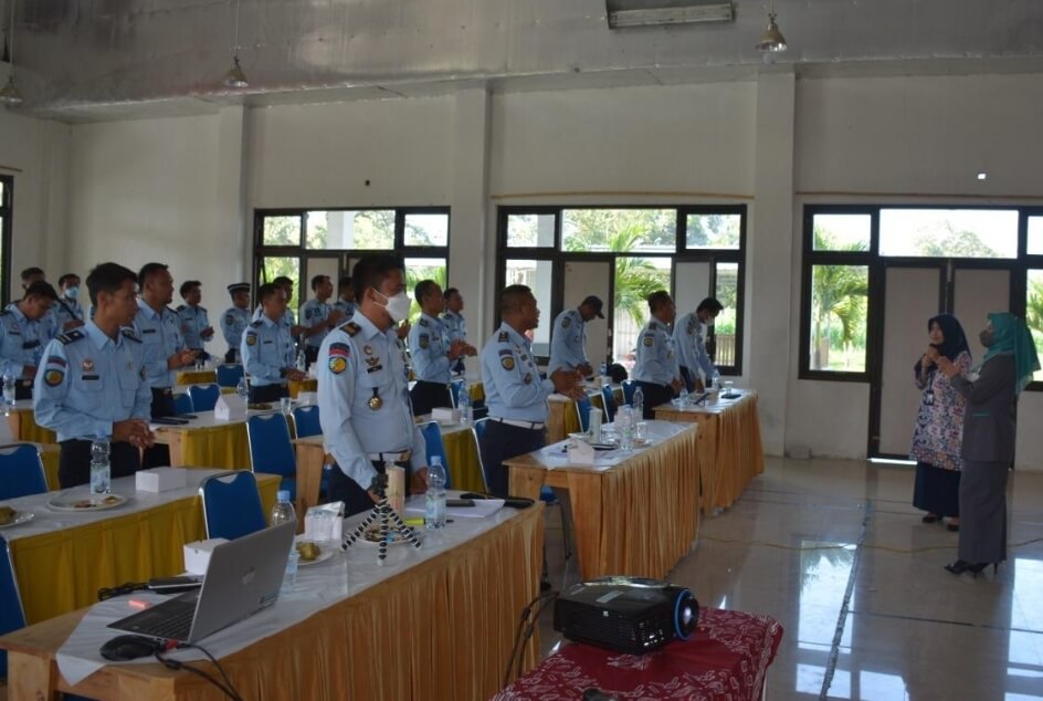 Petugas Lapas Terbuka Kendal Dilatih Delivering Service Excellence