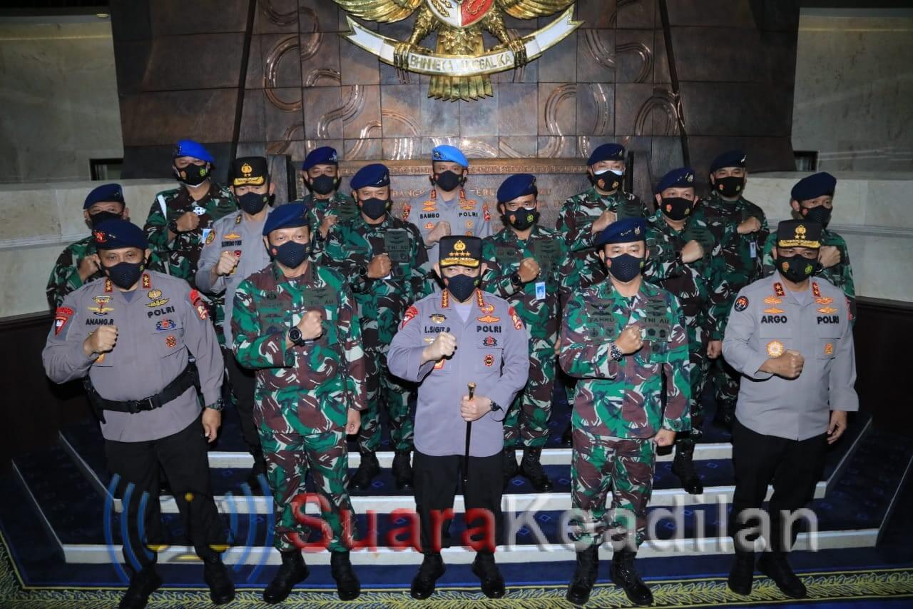 Kunjungi KSAU, Kapolri Harap Sinergitas Dari Atas Hingga Bawah Tegakan Displin Prokes Masyarakat