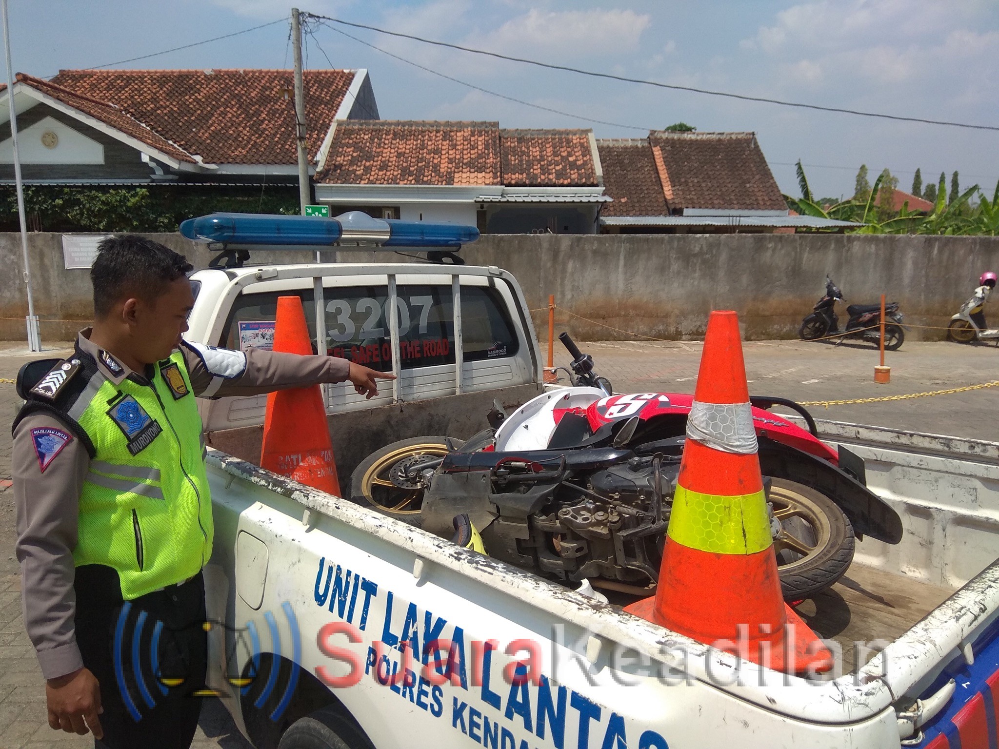 Tabrak Trailer Parkir, Rismaya Meninggal Dunia