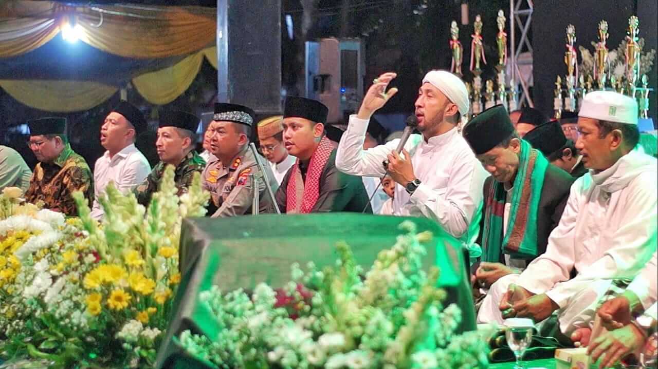 Fashion Show Gus dan Ning Kendal Turut Meriahkan Puncak Peringatan Hari Santri Nasional