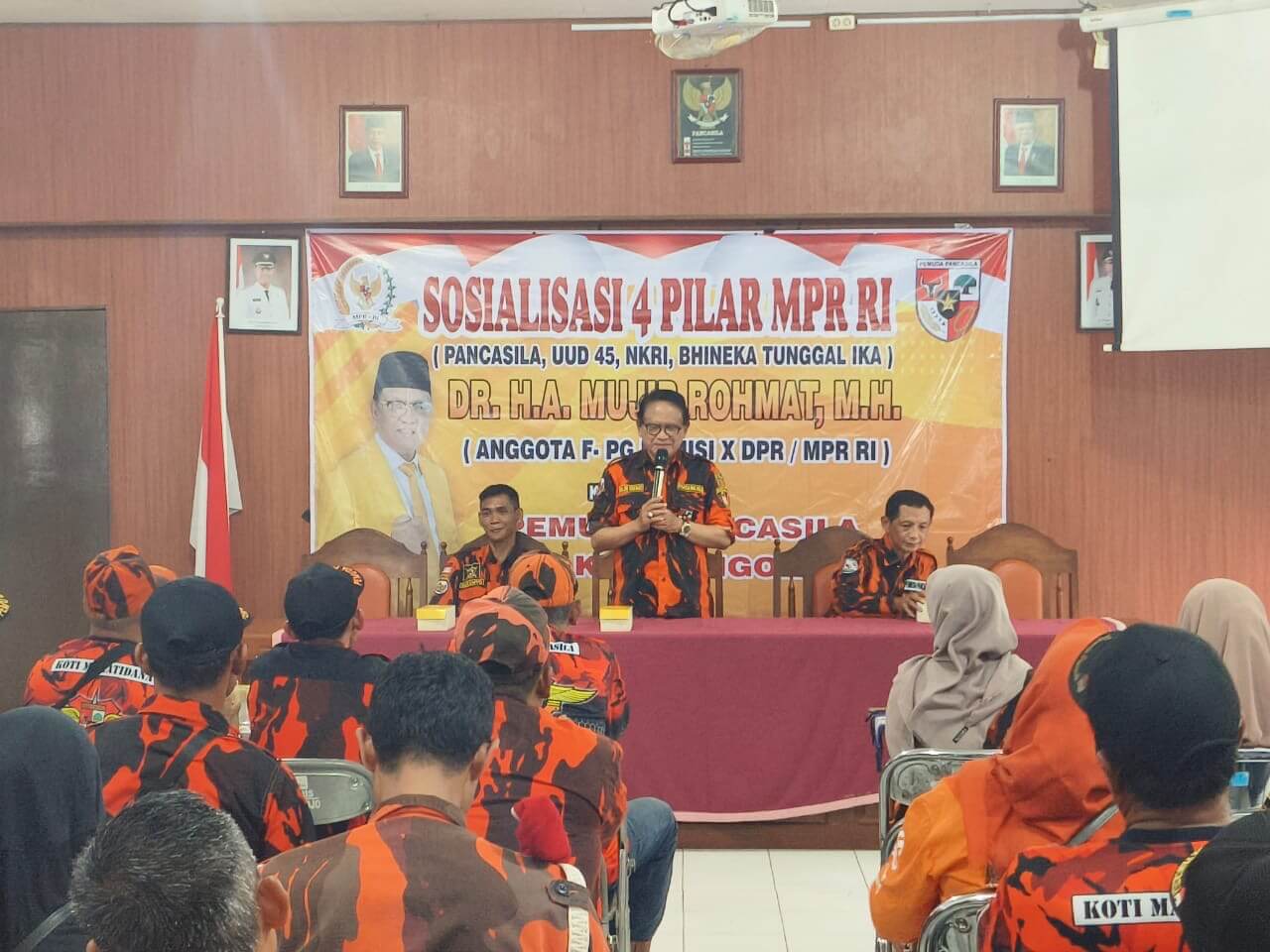 Sosialisasi Empat Pilar Dengan Prmuda Pancasila Sukorejo, Ini Pesan Mujib Rohmat..!