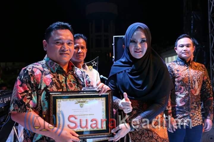 PDAM Tirto Panguripan Terima CSR Bupati Award