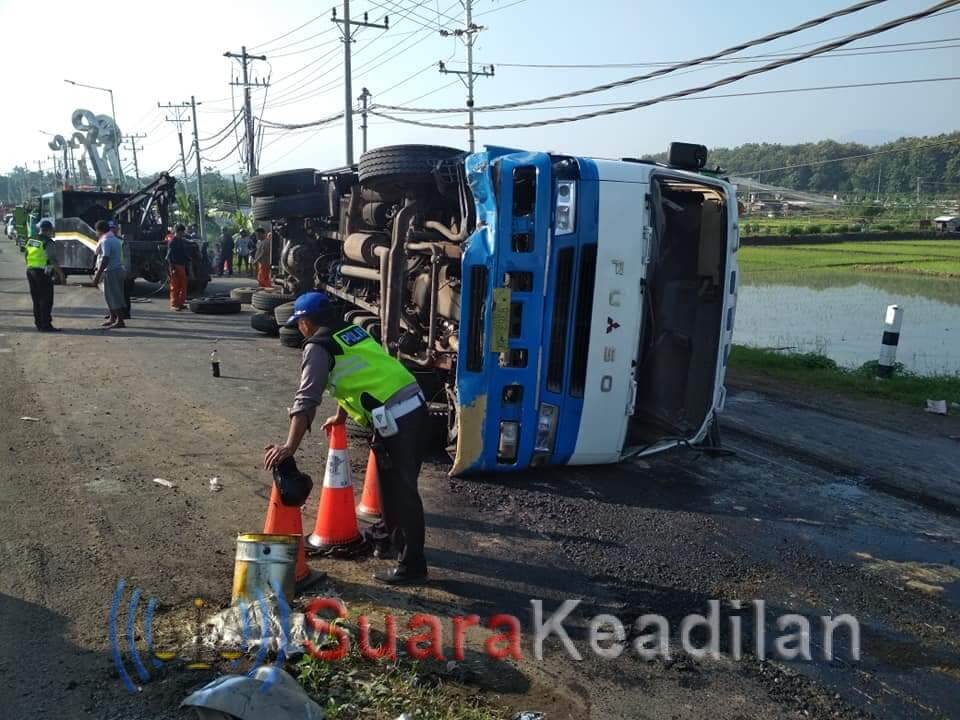 Truk Tronton Terguling, Halangi Jalan Ke Kaliwungu Kota