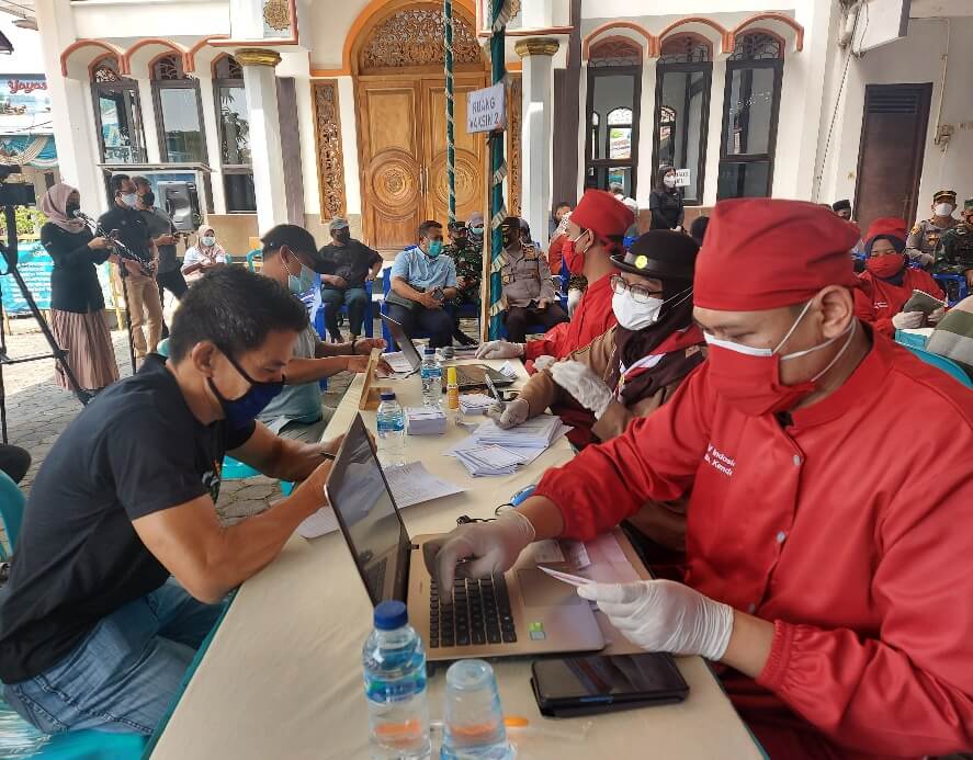 YPP-YIS Gelar Vaksinasi Gotong Royong Pertama Di Kendal