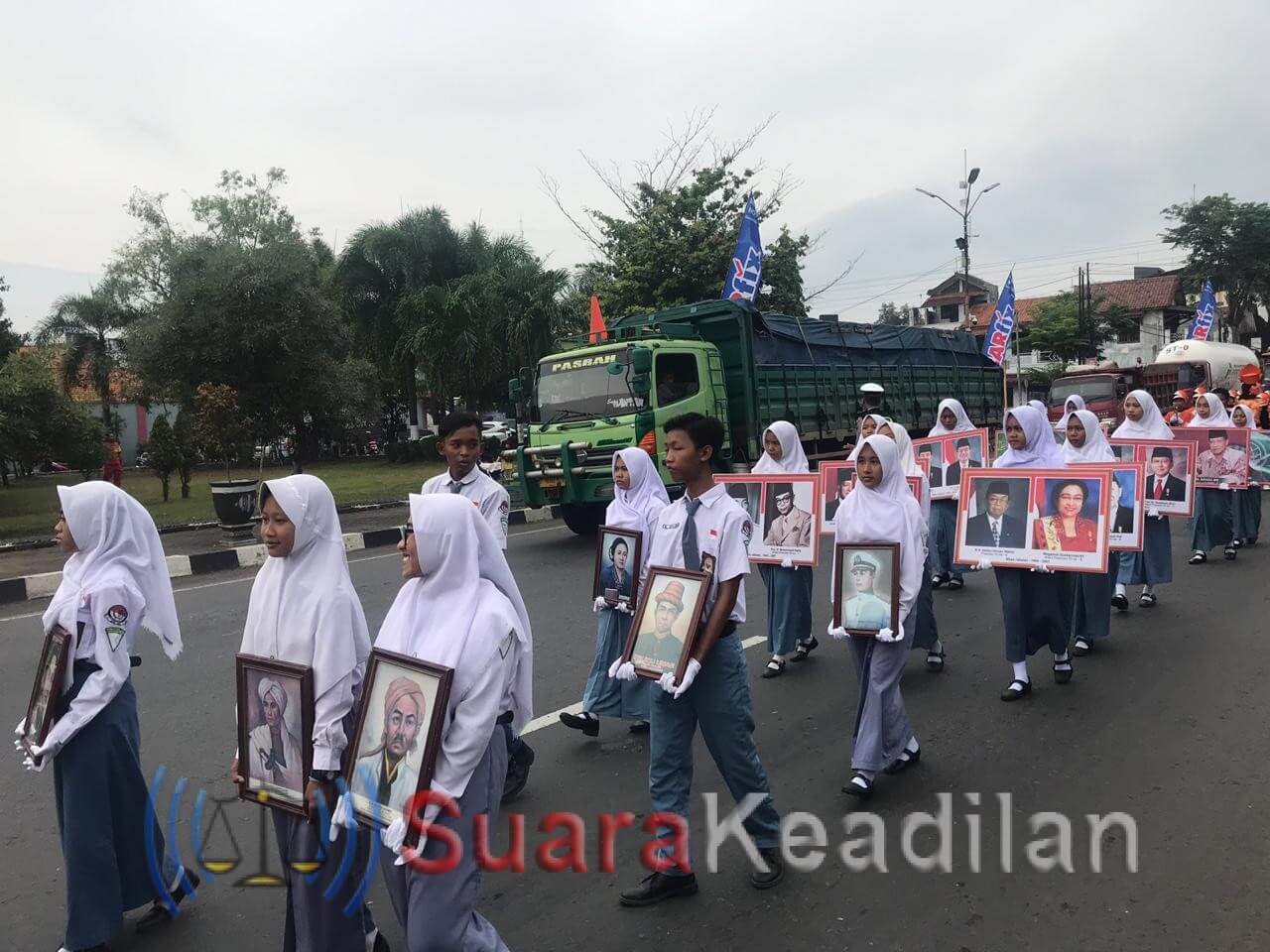 Puluhan Ribu Warga Meriahkan Karnaval Budaya HUT NU Ke-93