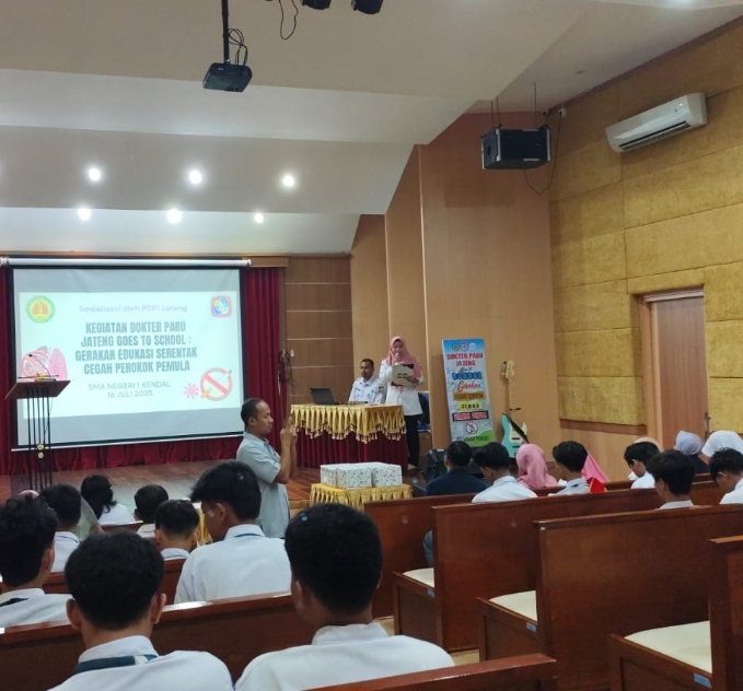 PDPI Gandeng RSUD dr H Soewondo Kampanye Bahaya Rokok Di SMAN 1 Kendal