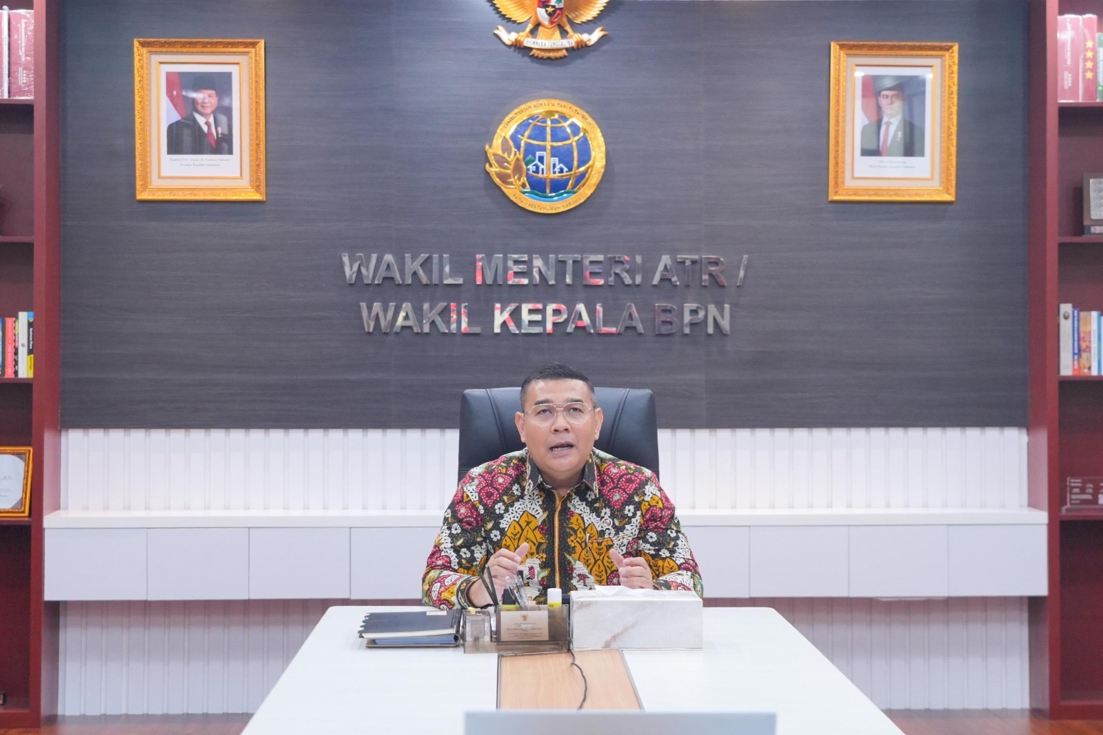 Buka Sosialisasi Kehumasan, Wamen Ossy Berpesan agar Strakom Bersifat Informatif, Edukatif, Partisipatif, dan Transformasional
