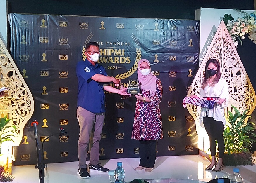 Dinilai Berjasa Dibidang Wirausaha Pemuda, HIPMI Kendal Berikan Award 7 Lemabaga
