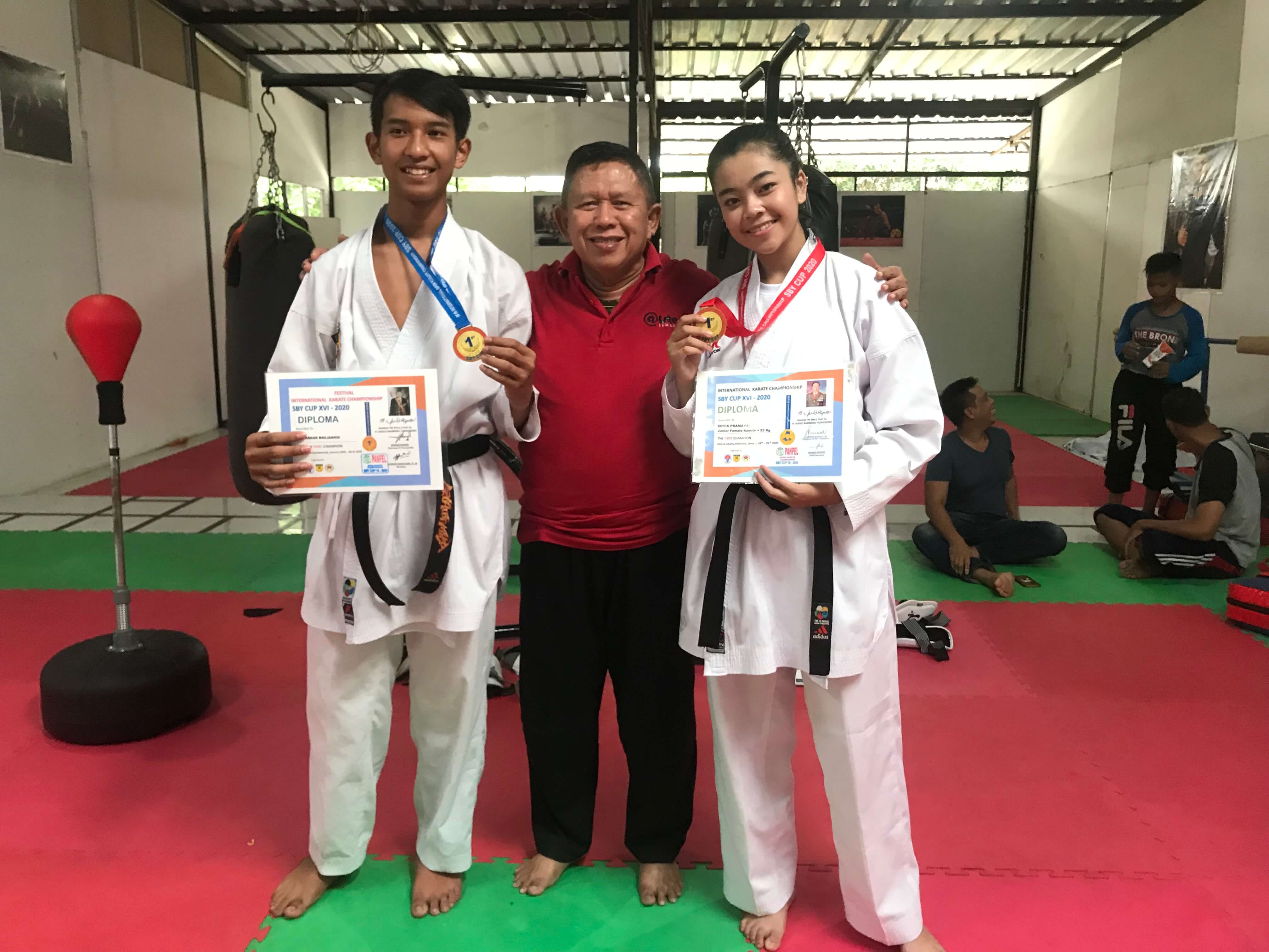 Ramu-Sovia, Raih Medali Emas Di Internasional Karate Championship