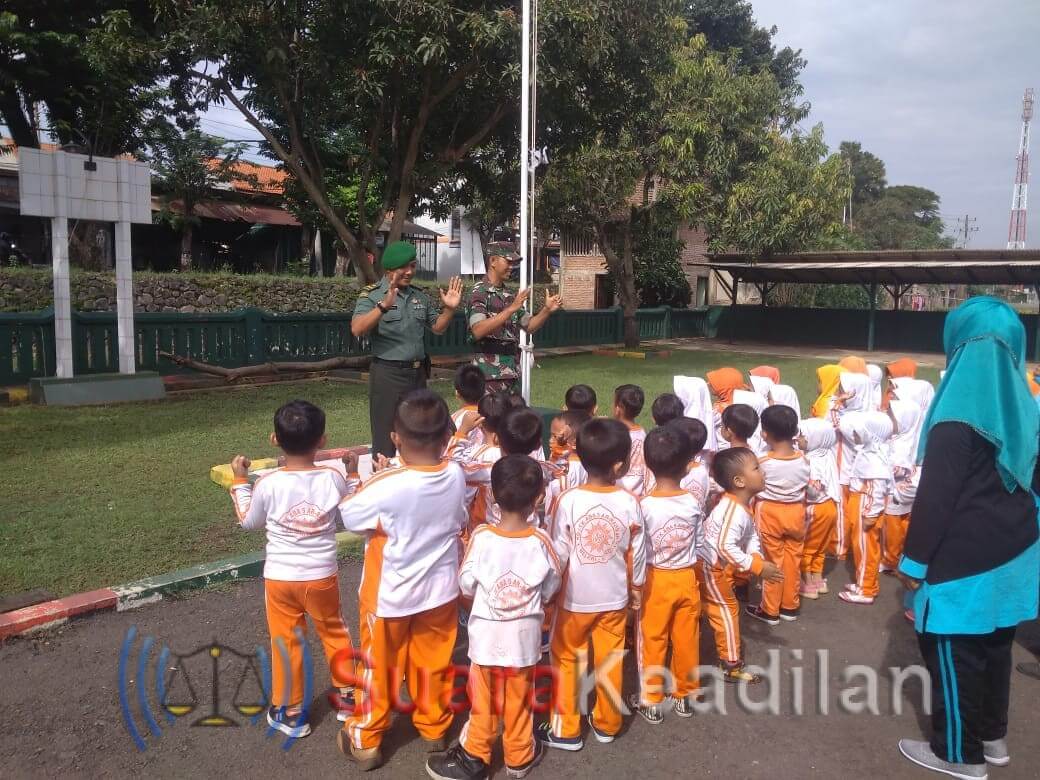 Siswa TK ABA 5, Diajak Lebih Dekat TNI