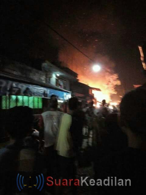 Satu Rumah – Tiga Kios Di Pasar Cepiring Terbakar