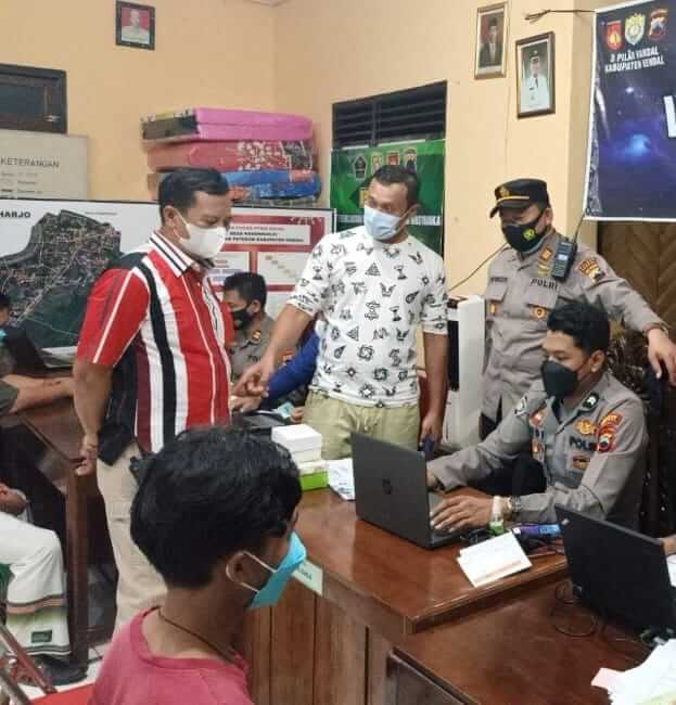 Kejar Target Vaksinasi, Polres Kendal Jemput Bola Gelar Vaksinasi Malam Patebon