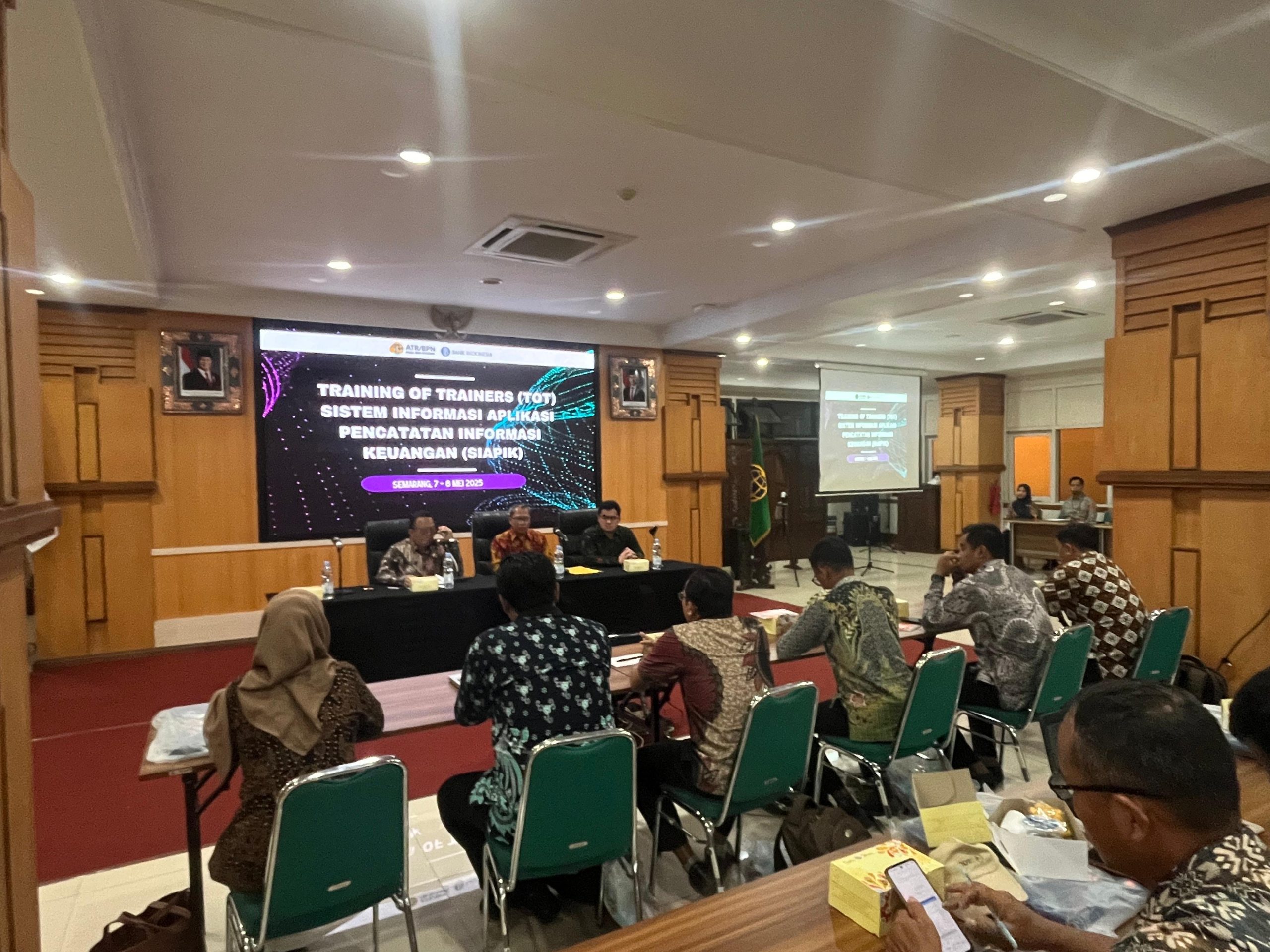 Pegawai Kantah Kendal Mengikuti Training of Trainers (TOT) “SIAPIK”