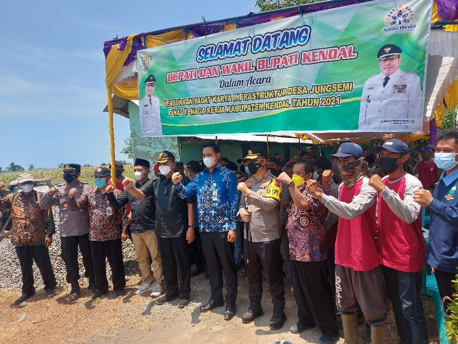 Tingkatkan Ekonomi Warga Di Tengah Pandemi, Pemkab Luncurkan Padat Karya