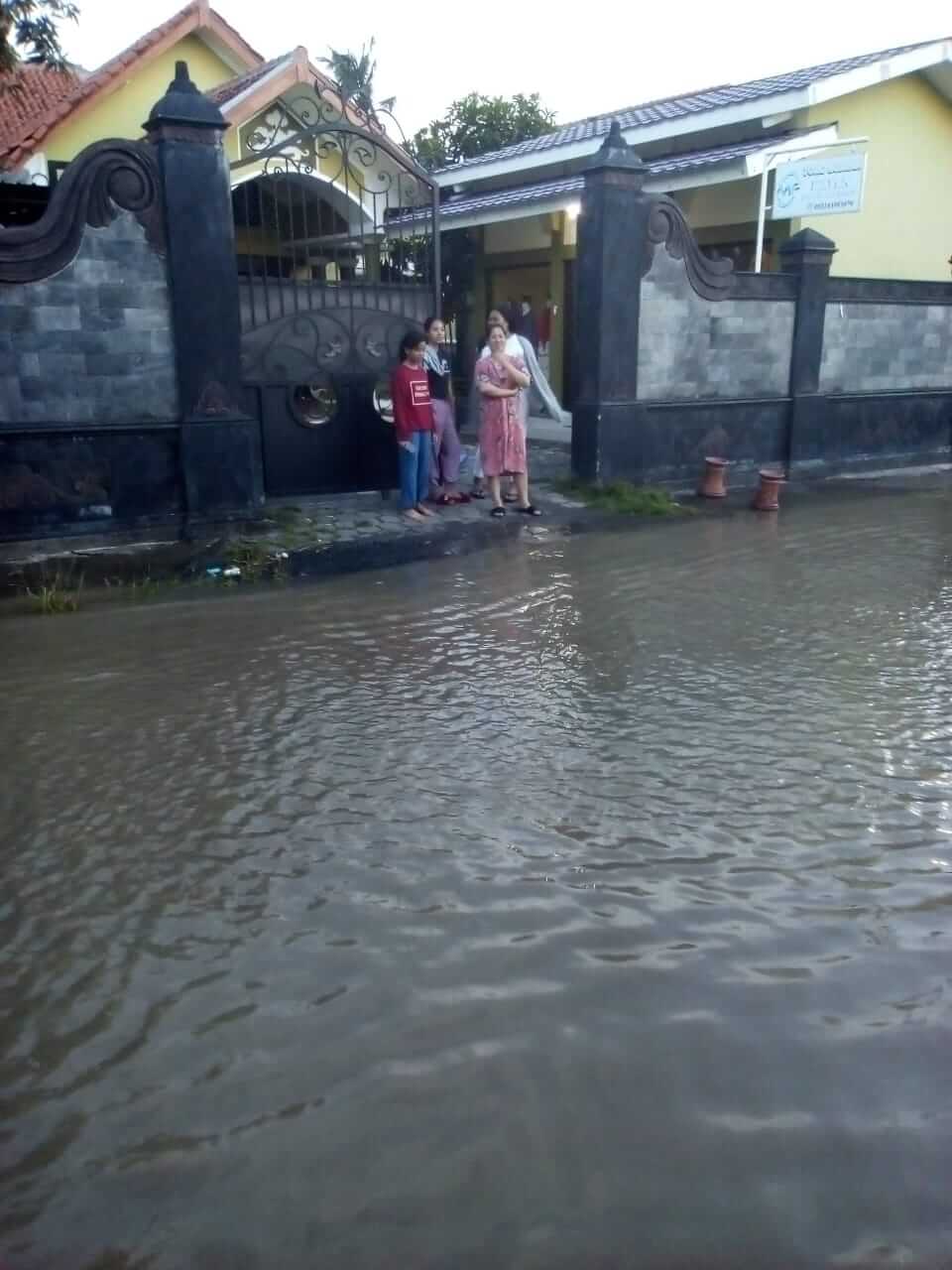 Kali Kendal Meluap, Bandengan Terendam Banjir