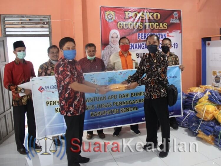 Lawan Virus Corona, BUMD Kendal Bantu APD Hingga Bagi Masker Gratis