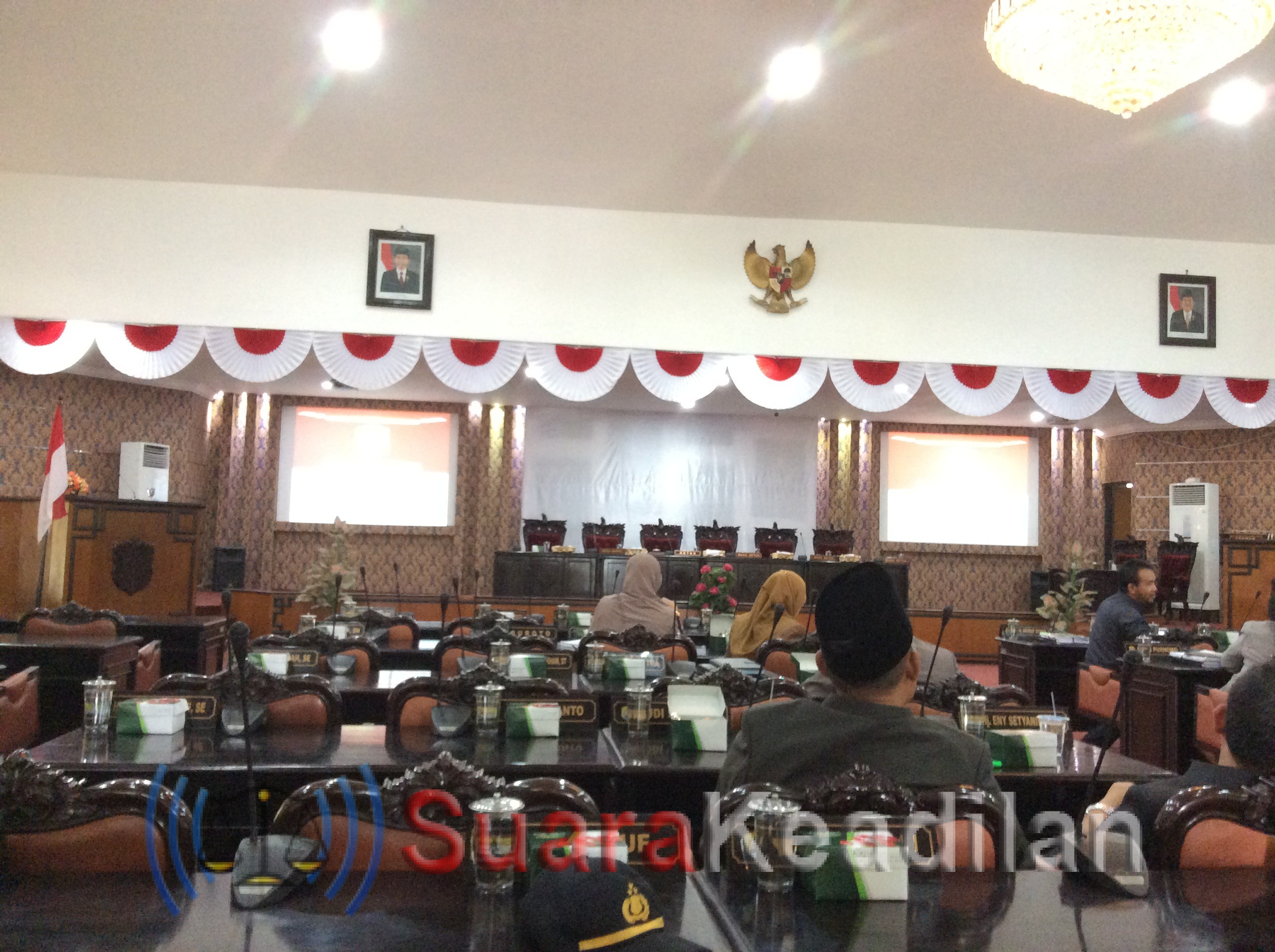 Paripurna Molor 2,5 Jam, Kursi Dewan Banyak Yang Kosong