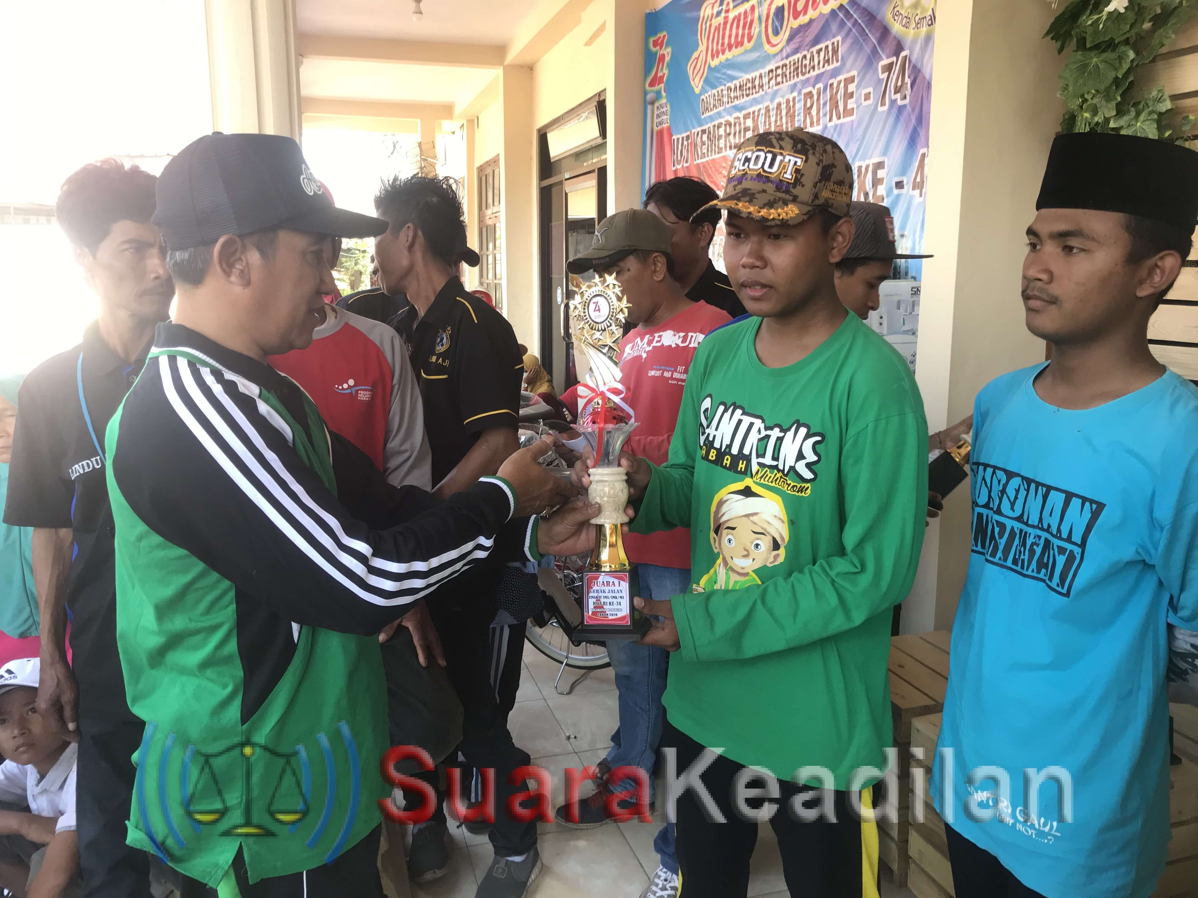Belasan Ribu Warga Kangkung Meriahkan Jalan Santai HUT Kemerdekaan RI Ke-74