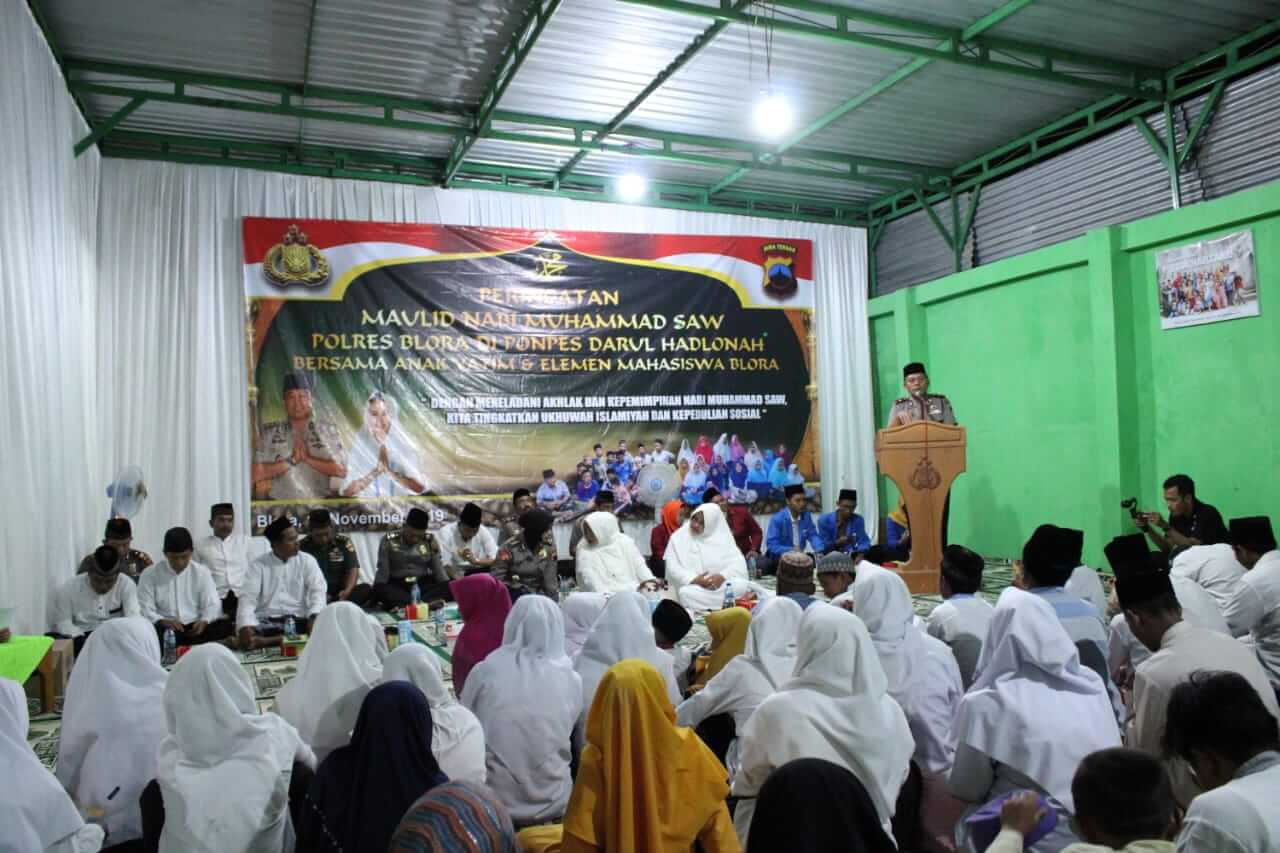 Meriahkan Maulid Nabi, Polres Gelar Pengajian Hingga Santunan Anak Yatim