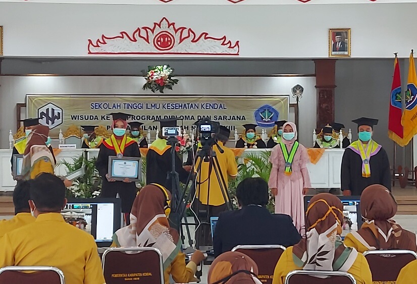 Pandemi Covid-19, Wisuda STIKES Kendal Dilakukan Secara Daring