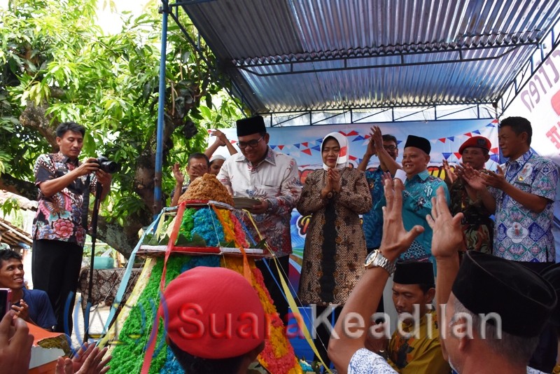 Gunungan Gebral Awali Tradisi Syawalan