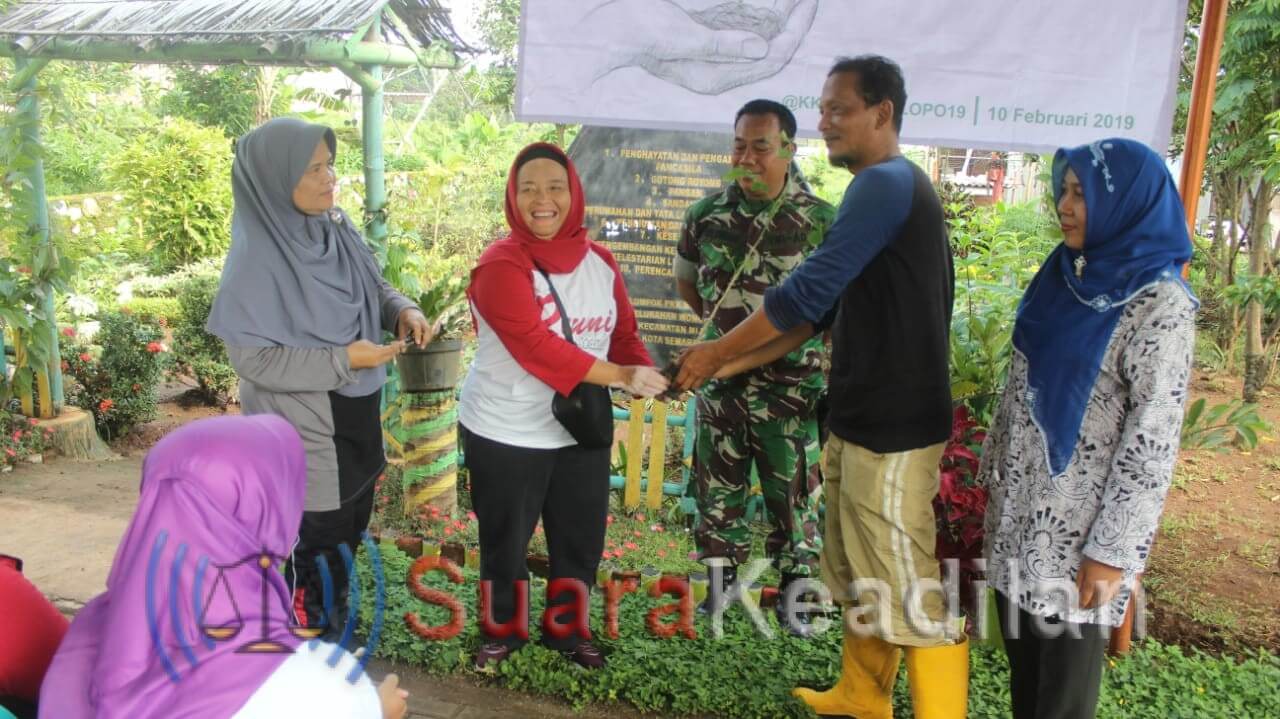 Hijaukan Wonolopo, KKN UPGRIS Tanam 1100 Pohon