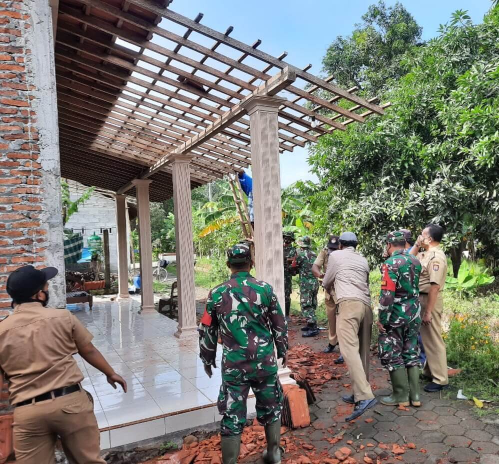 25 Rumah Di Margorejo Rusak Diterjang Puting Beliung