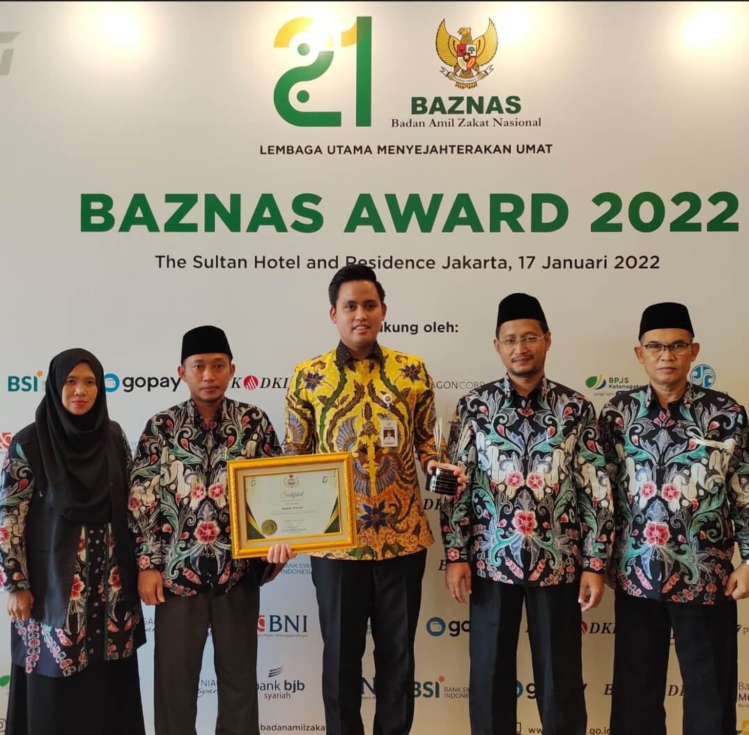 Dico Terima Penghargaan Baznas Award Kategori Bupati Pendukung Gerakan Zakat Di Indonesia