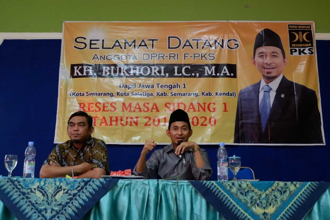 Kesejahteraan Guru Agama Dibanding Guru Umum ‘Jomplang’