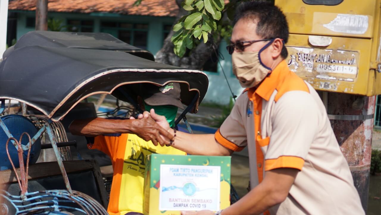 Ringankan Beban Terdampak Covid-19, PDAM Tirto Panguripan Bantu 600 Paket Sembako