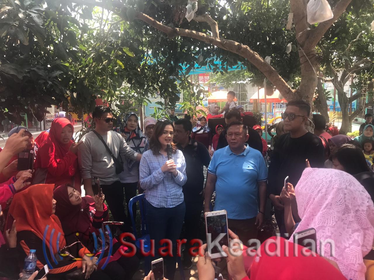 Sambangi Taman Pusaka, Cut Meyriska Kebanjiran Diminta Foto Bareng