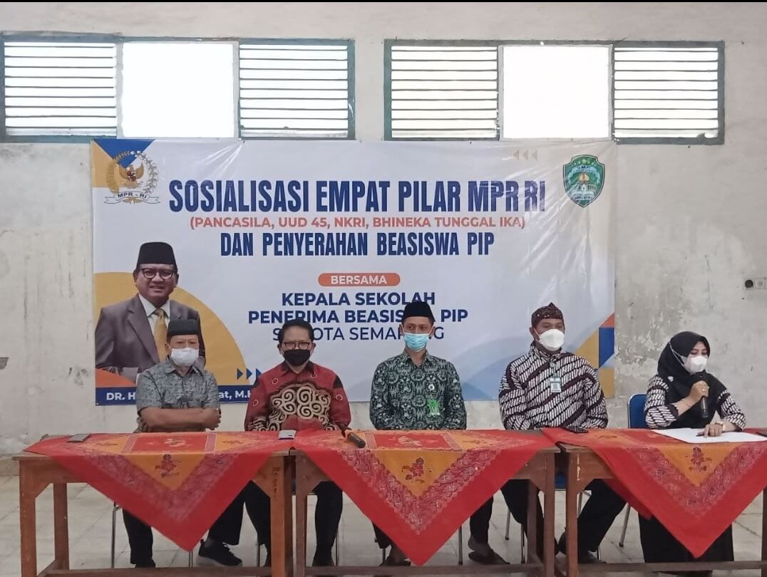 Guru Hingga Pengurus Yayasan SMK Walisongo Diajak Implementasikan Nilai Empat Pilar