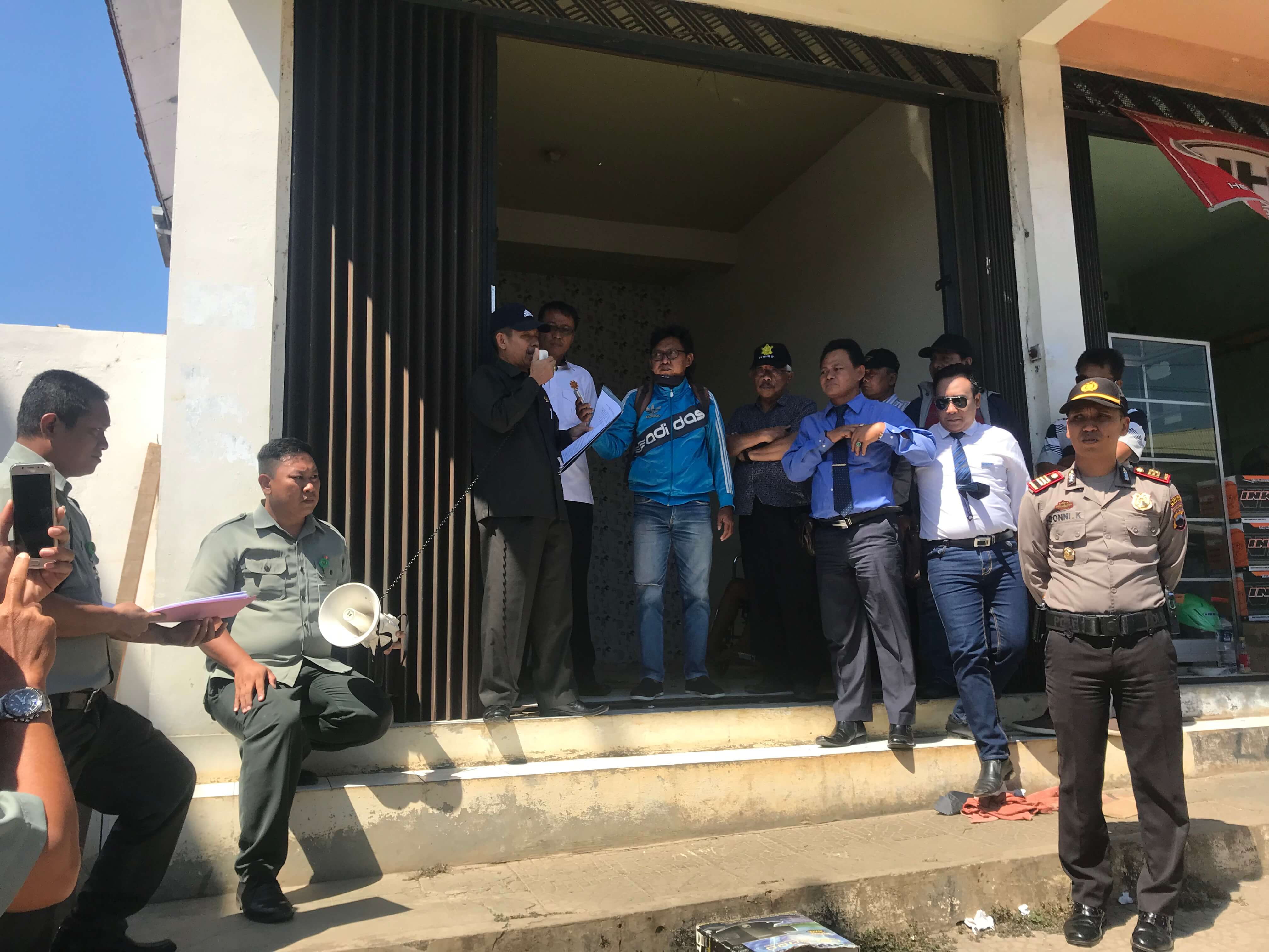 PN Batang Esekusi Tiga Bidang Tanah dan Bangunan Di Limpung