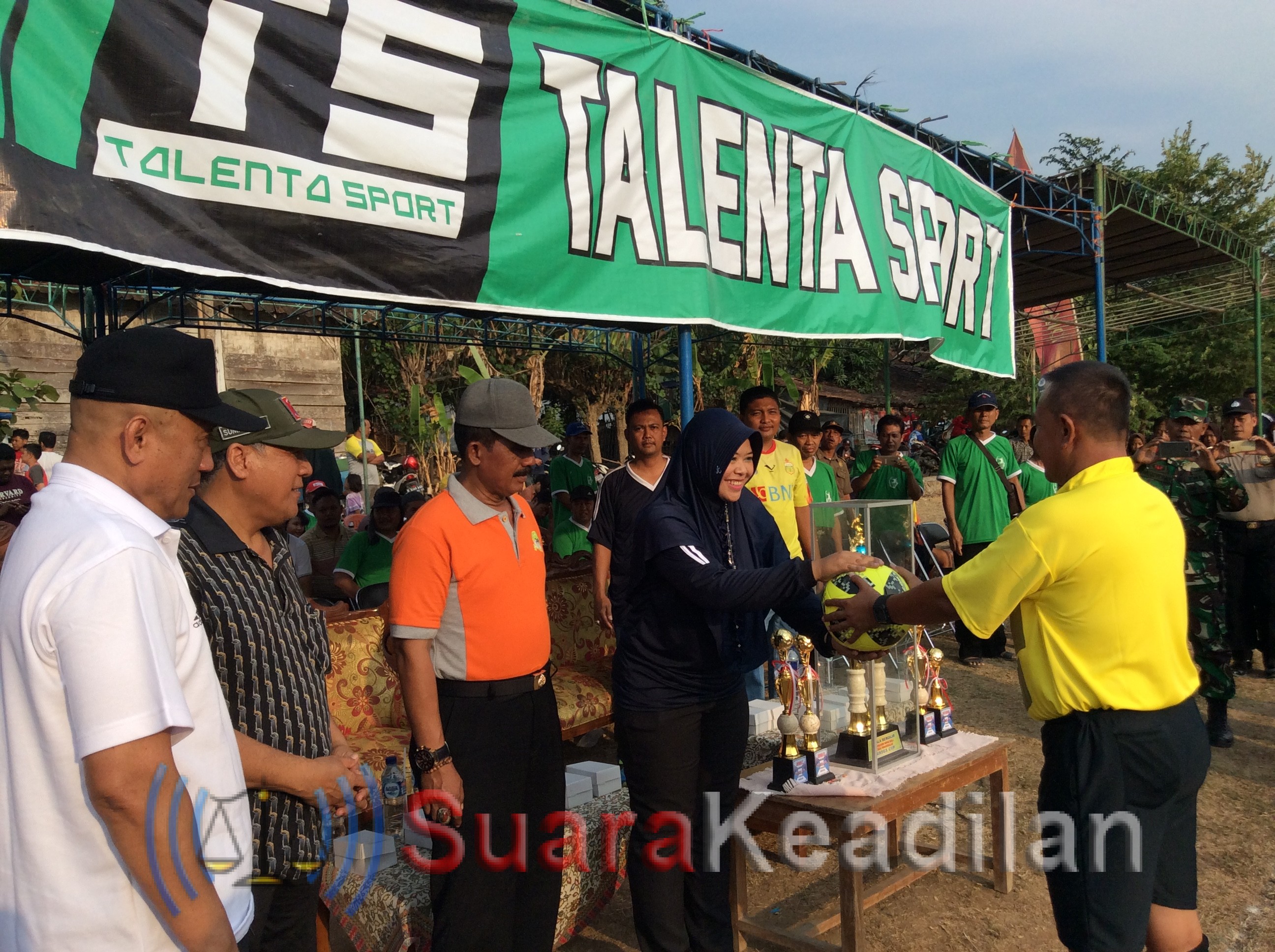 Turnamen Sepakbola Piala Kades Penanggulan Cup Meriah