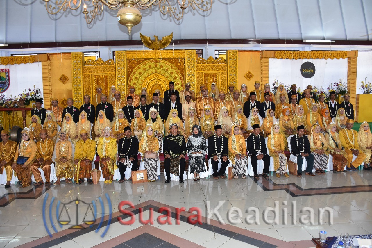 Batang Mantu, 75 Pasang Kakek- Nenek Dinikahkan Massal