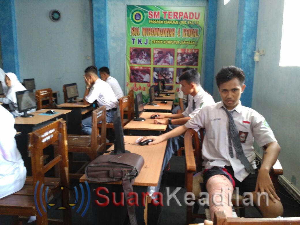 Peserta UNBK Terpaksa Diantar Jemput PMI Kendal